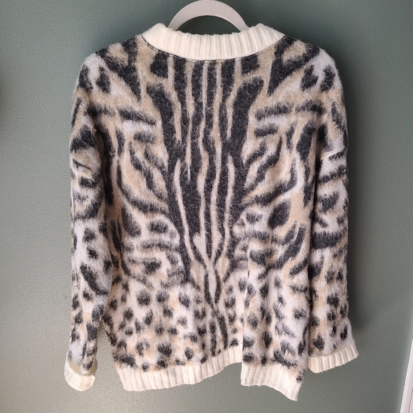 Express Oversized Leopard Print Sweater, Size Small - Picture 5 of 5